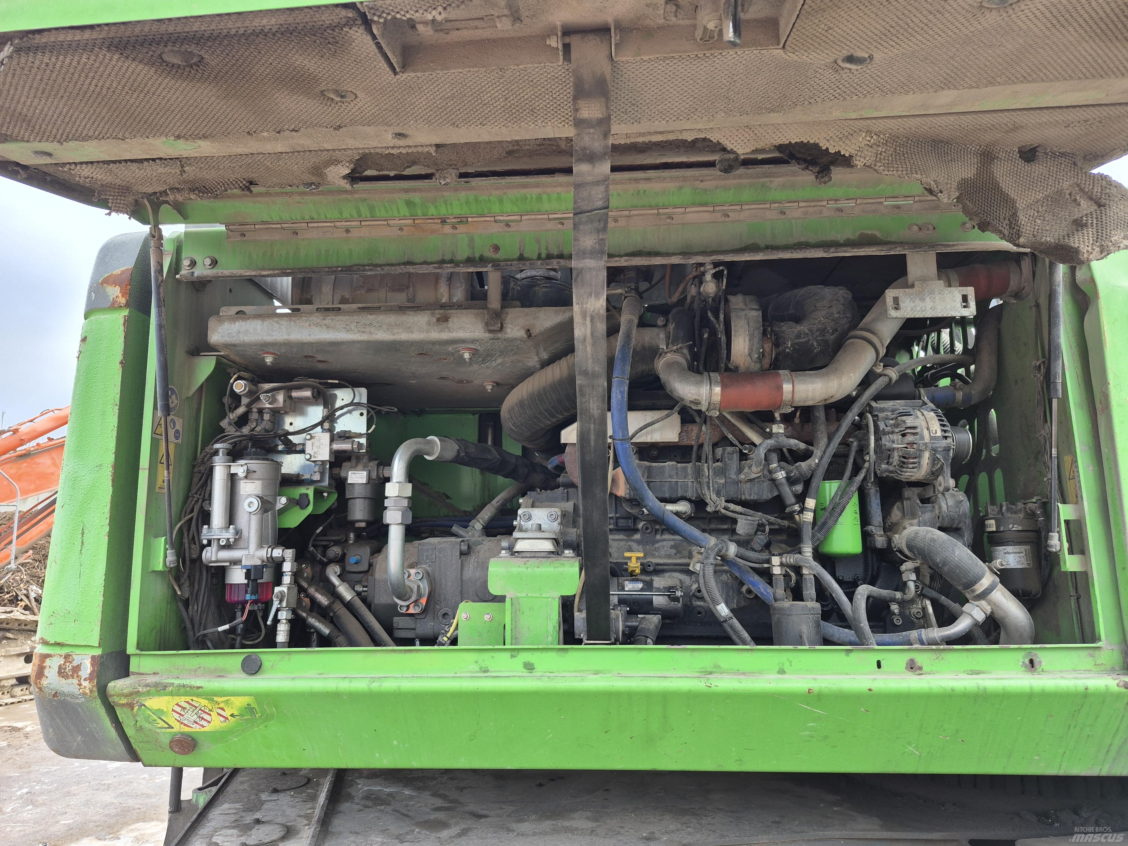 Sennebogen 825 M 폐기물/산업 처리기