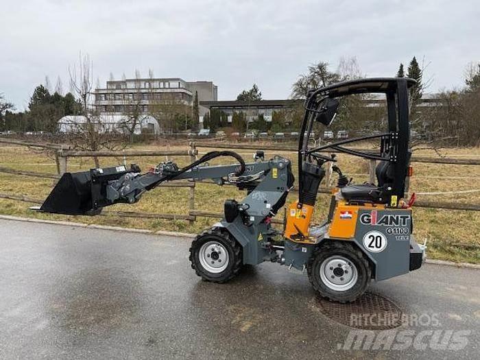 GiANT G1100  휠로우더