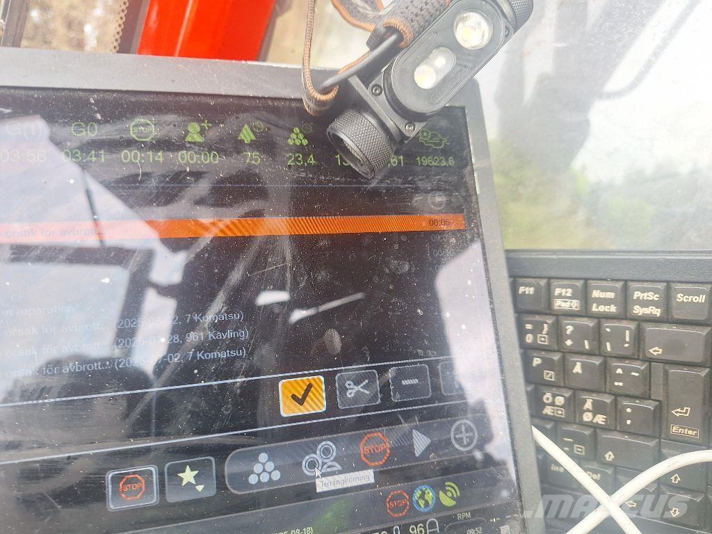 Komatsu 911 원목 하베스터