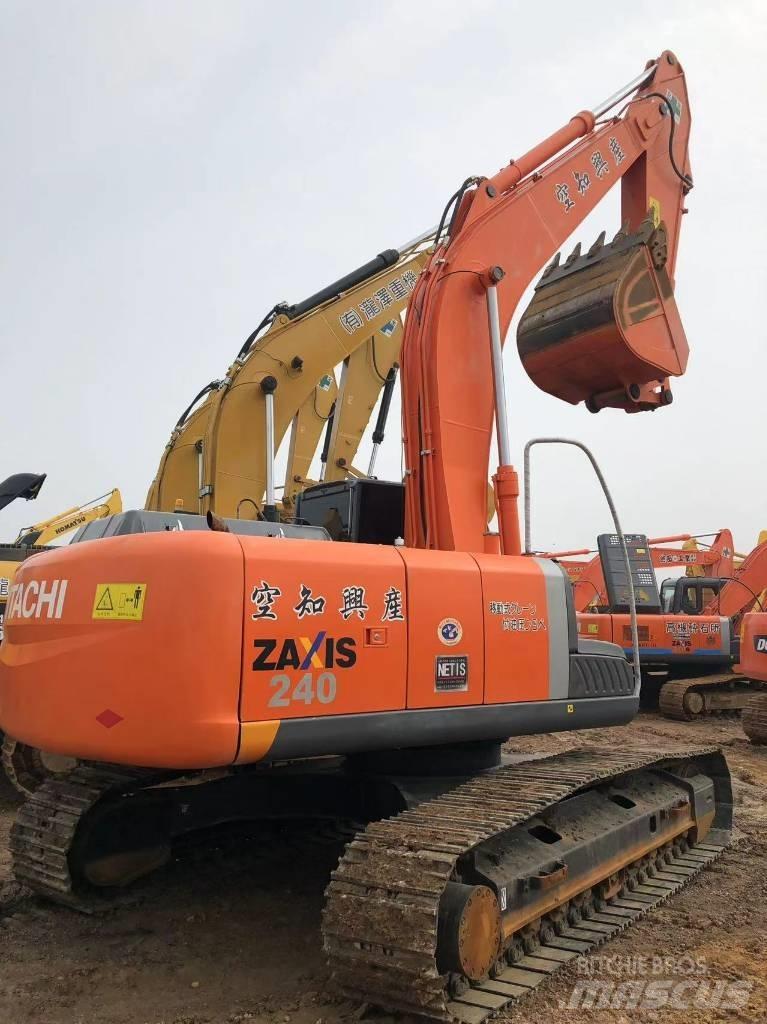 Hitachi 240 대형 굴삭기 29톤 이상