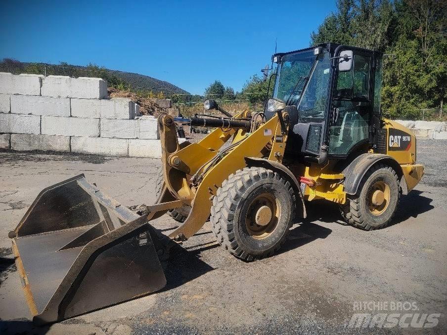 CAT 907 M  휠로우더