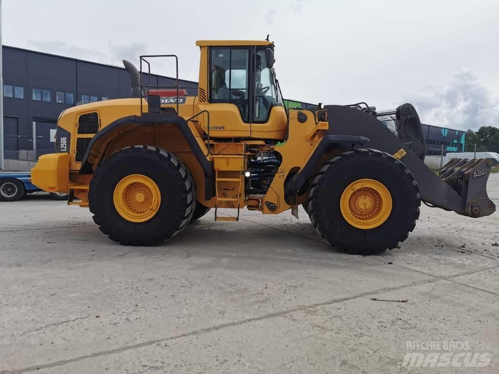 Volvo L250G  휠로우더