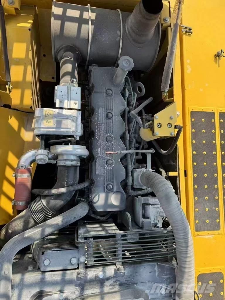 Komatsu 220-8 대형 굴삭기 29톤 이상