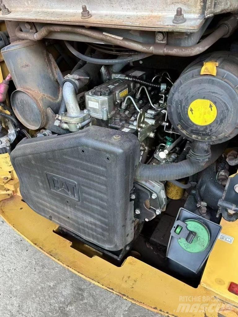 CAT 246 C  스키드로더