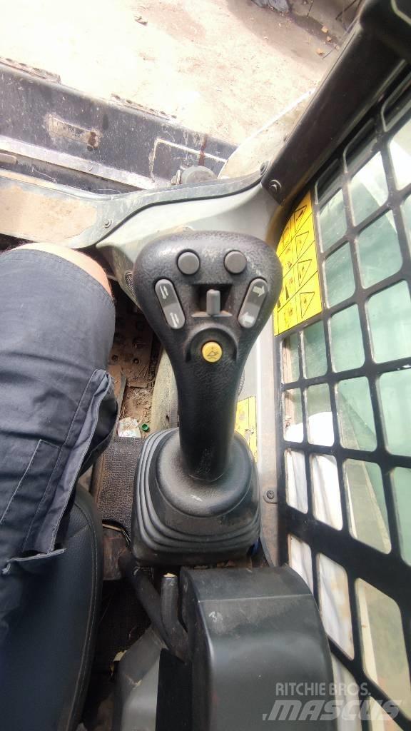 Bobcat T 770  스키드로더