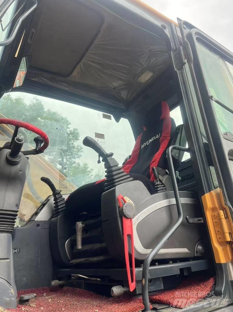 Hyundai R210W-9  휠 굴삭기