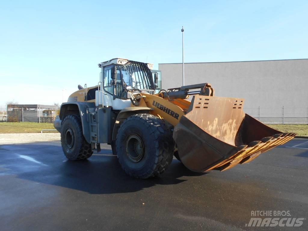 Liebherr L 586  휠로우더