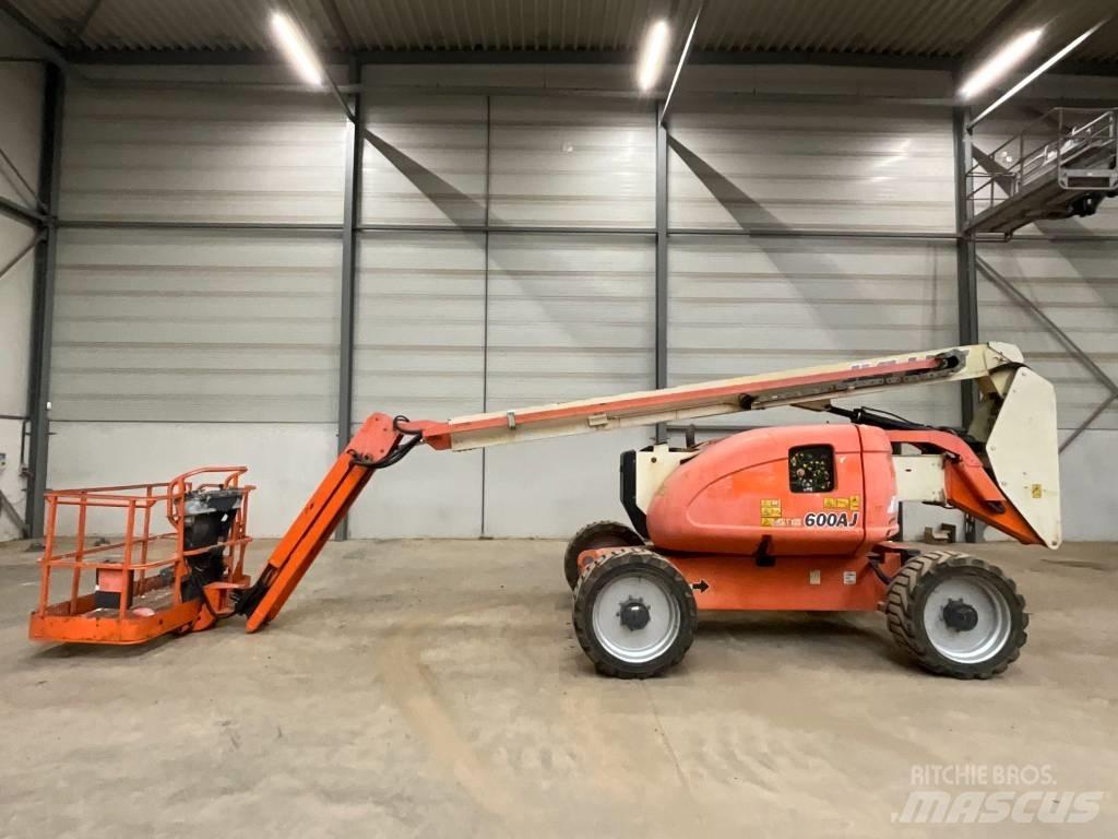 JLG 600 AJ 관절형 전동이동 리프트