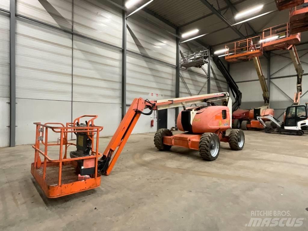 JLG 600 AJ 관절형 전동이동 리프트