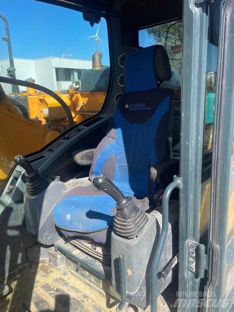 Hyundai HX 235 대형 굴삭기 29톤 이상