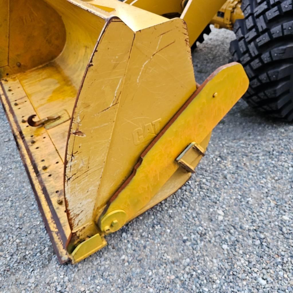 CAT 910M  휠로우더