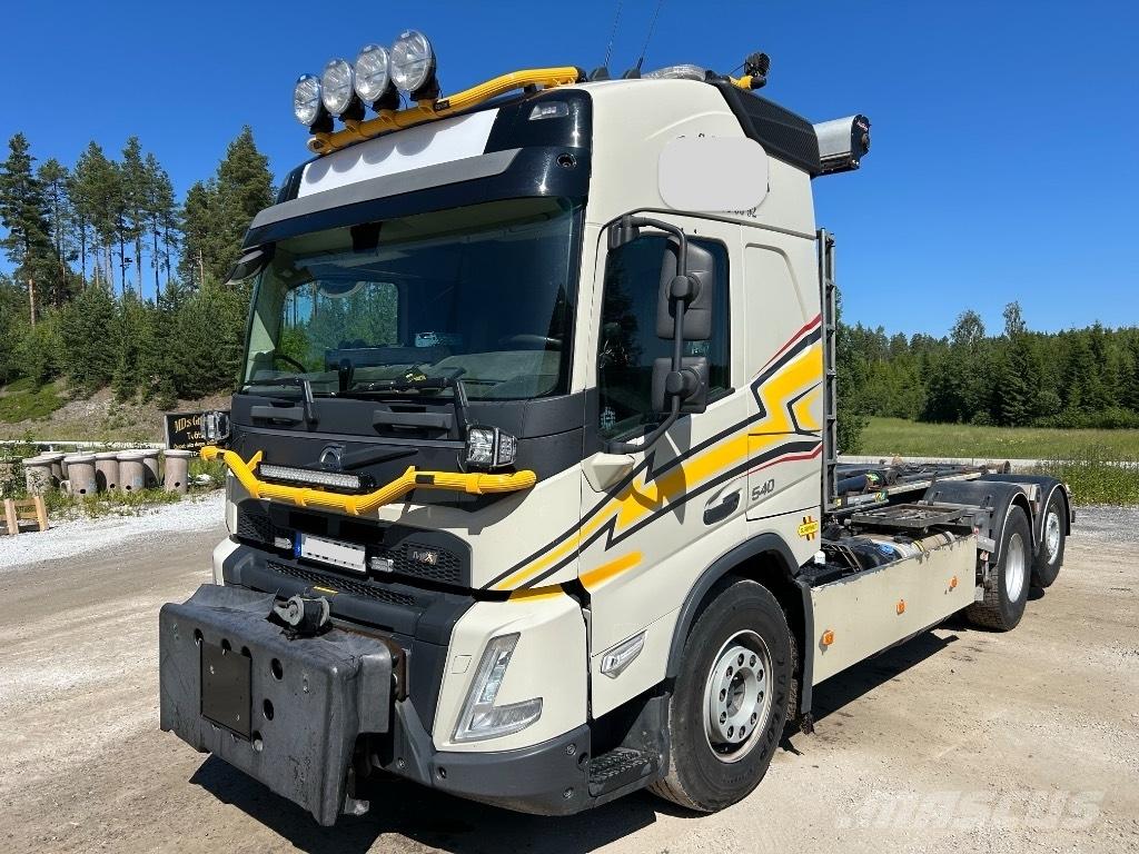 Volvo FMX 540 훅 리프트 트럭