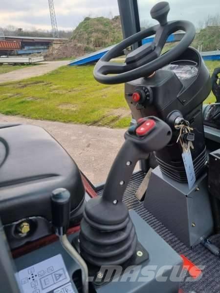 WCM L2316 und L2416 프론트 로더 및 굴착기