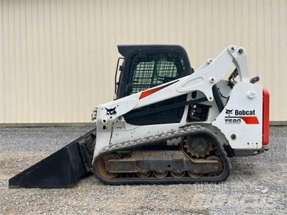 Bobcat T590  스키드로더
