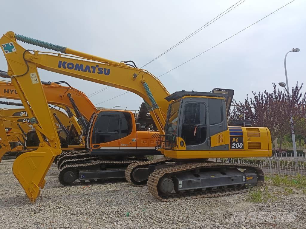 Komatsu PC 200 대형 굴삭기 29톤 이상
