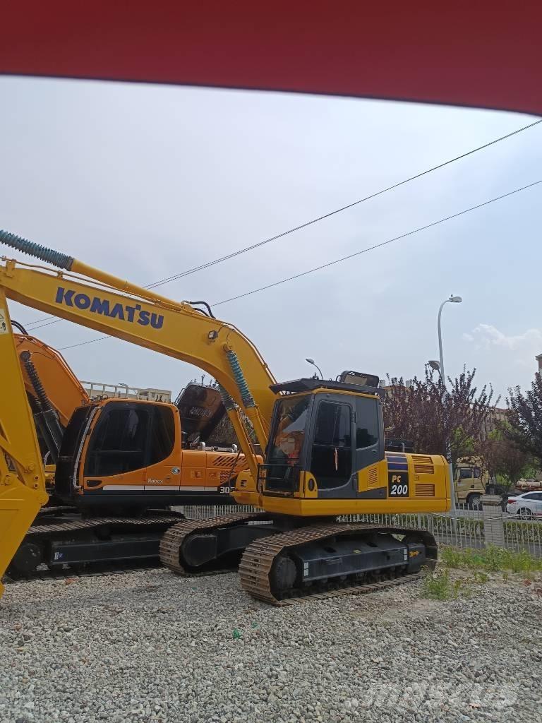 Komatsu PC 200 대형 굴삭기 29톤 이상