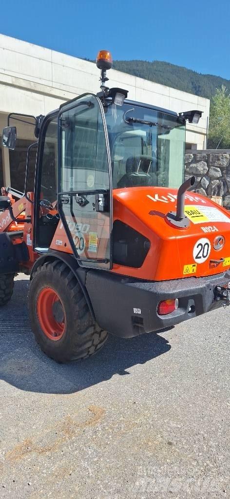 Kubota R 090  휠로우더