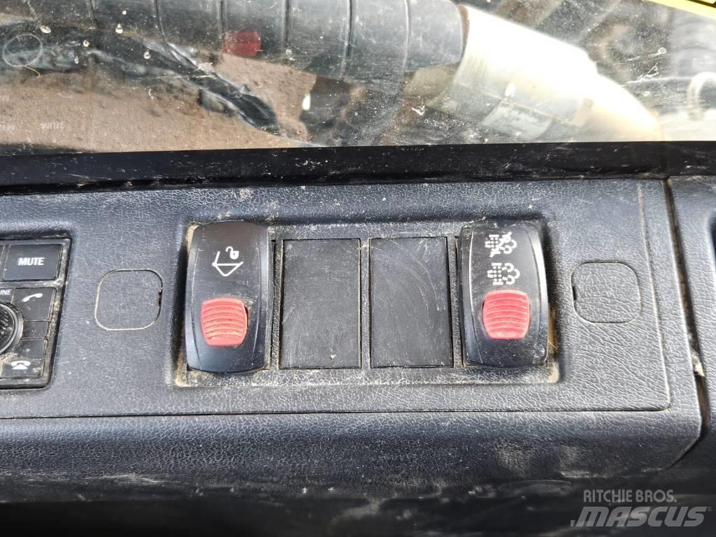 Hyundai HX 220 L 대형 굴삭기 29톤 이상