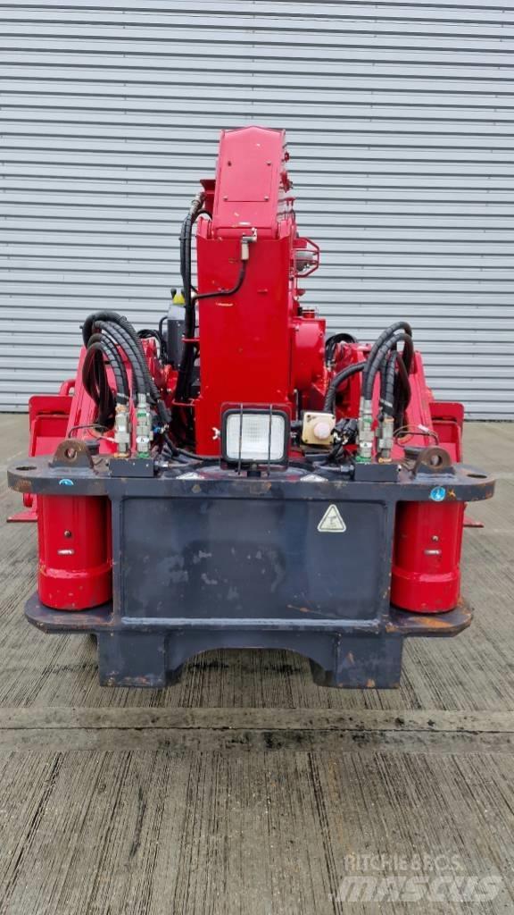 Unic URW-506 CDMER 미니 크레인
