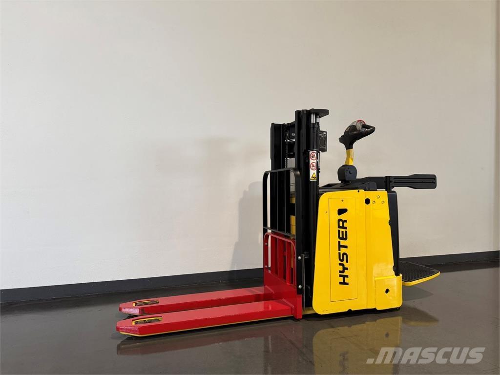 Hyster P2.0SD 보행식 리치 지게차