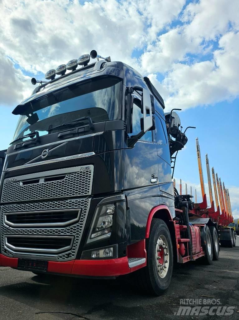 Volvo FH 16 목재 트럭