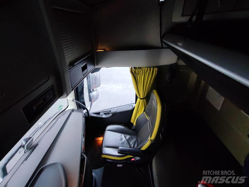 Volvo FH 16 목재 트럭