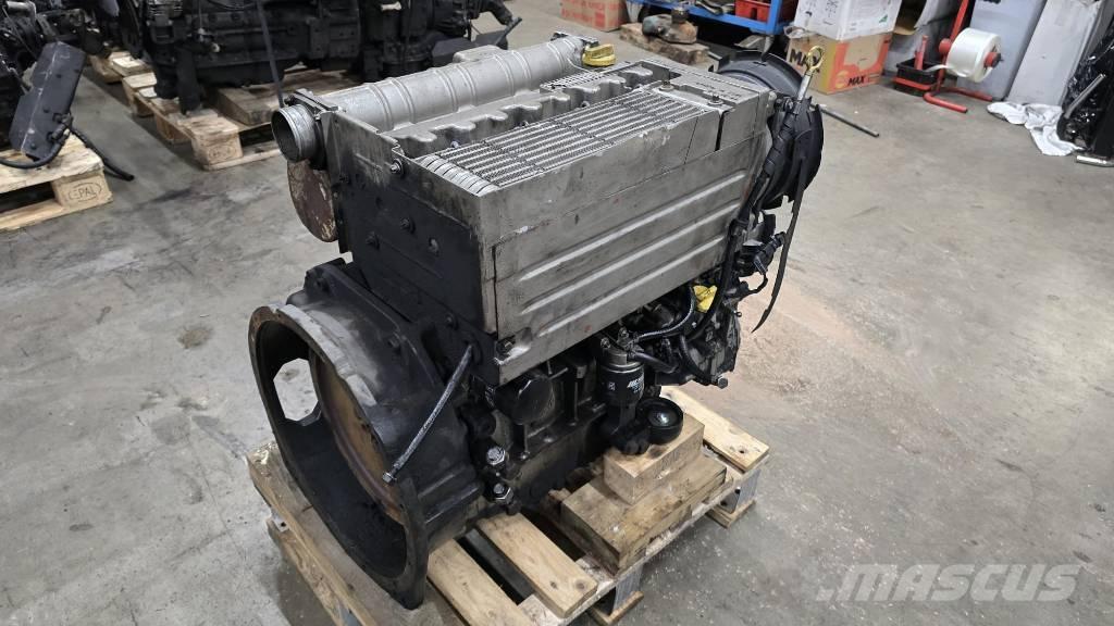 Deutz F4L2011 엔진