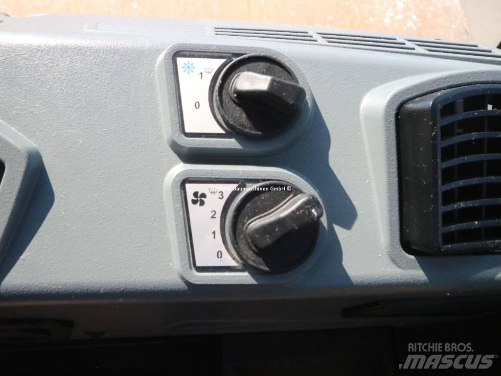 Bomag BW 211 D-50 싱글 드럼 롤러
