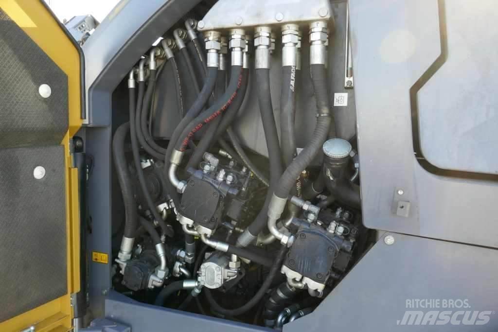 Dynapac SD 2550 CS 아스팔트 포장장비