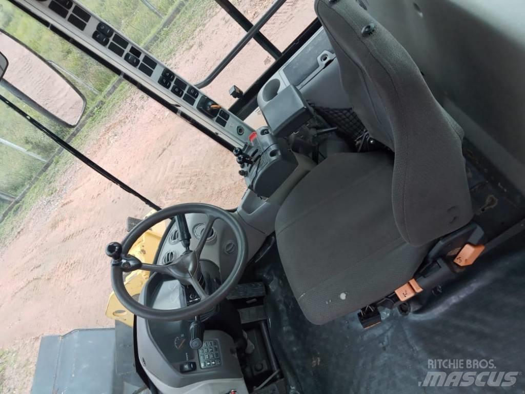 Volvo L90F  휠로우더