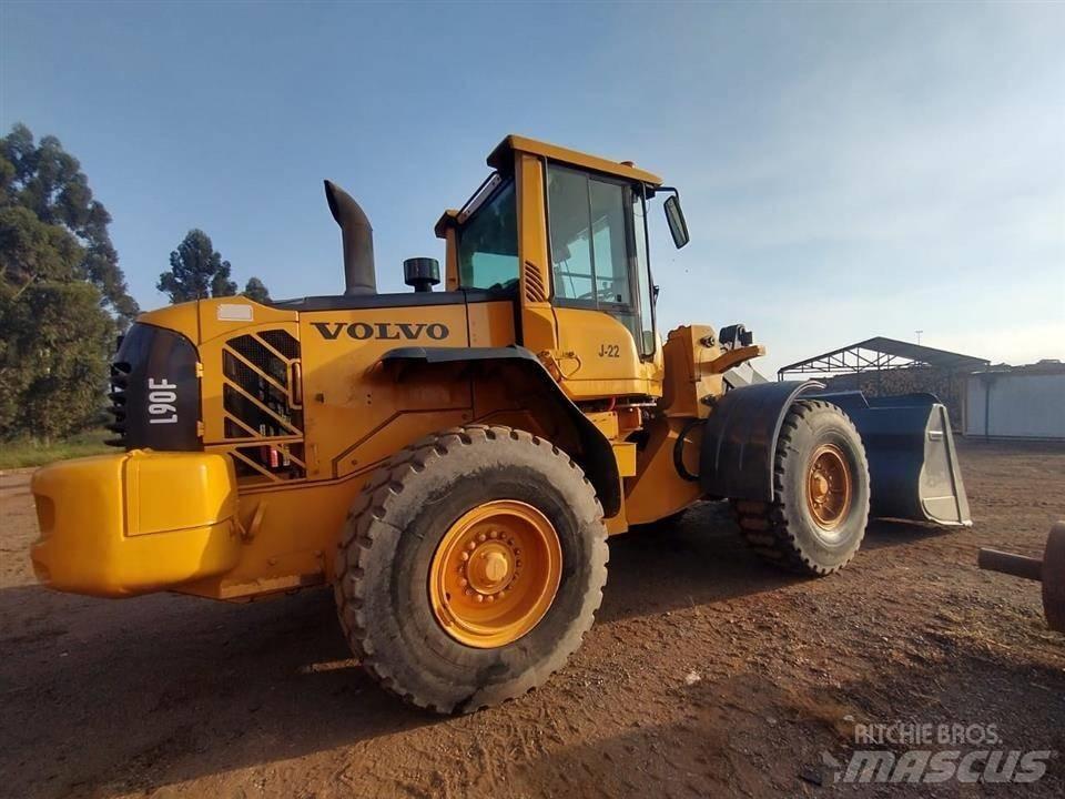 Volvo L90F  휠로우더