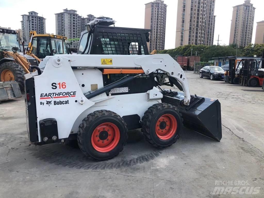 Bobcat S 16  스키드로더