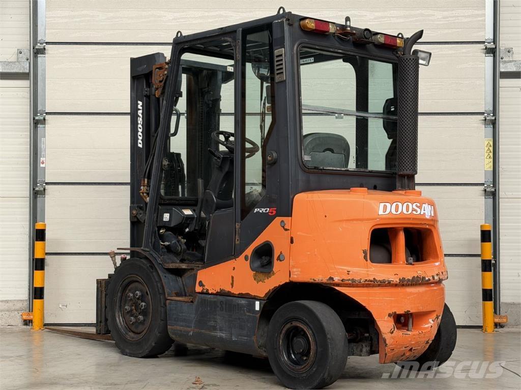 Doosan D20S-5 디젤 지게차