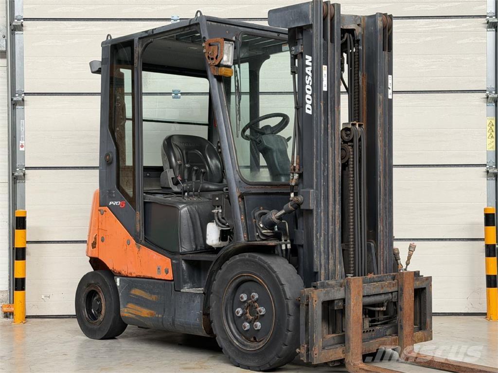 Doosan D20S-5 디젤 지게차