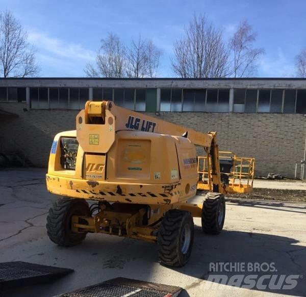 JLG 460 SJ 견인식 전동이동 리프트