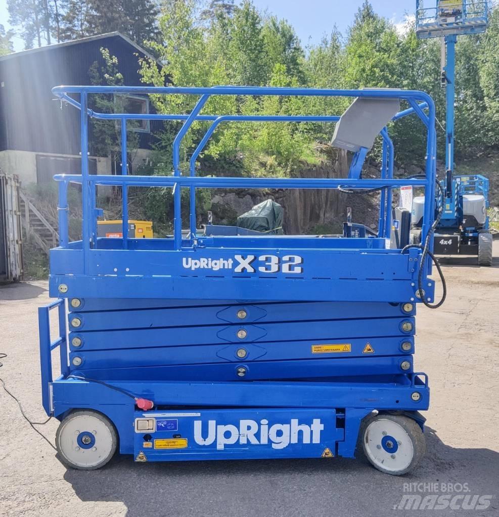 UpRight X32N 가위형 리프트