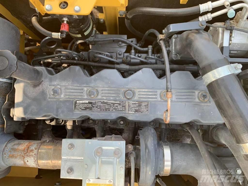 Komatsu PC 220-8 중형굴삭기 7톤-28톤