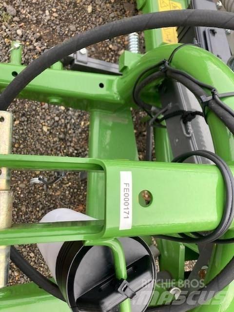 Fendt Slicer 320 P 제초기