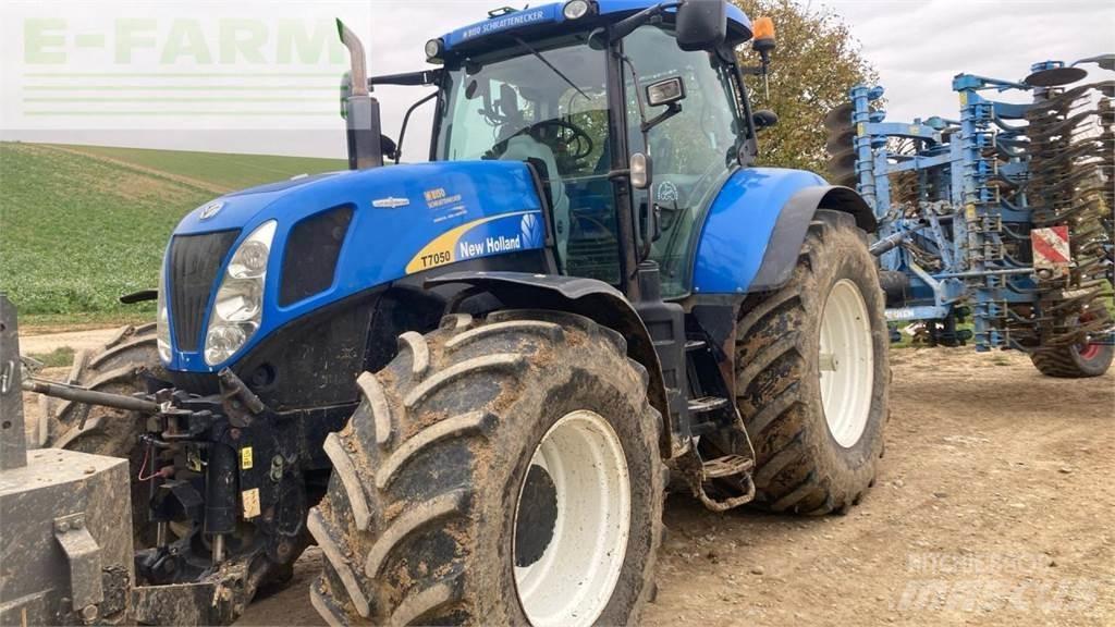 New Holland T7050 트랙터