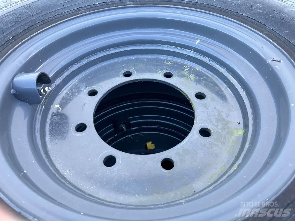 Nokian TRI II hjul  휠로우더