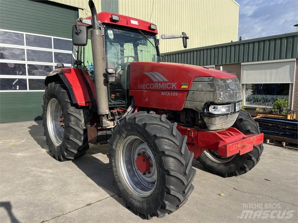 McCormick MTX135 트랙터