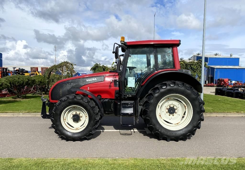 Valtra T 131 트랙터