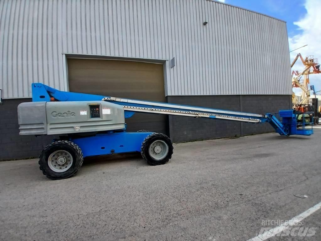 JLG 860 SJ 견인식 전동이동 리프트