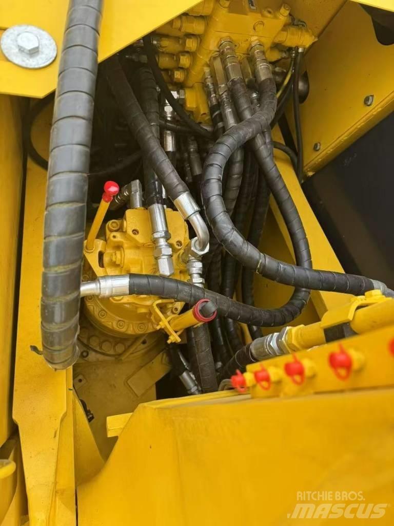 Komatsu 160-7 대형 굴삭기 29톤 이상