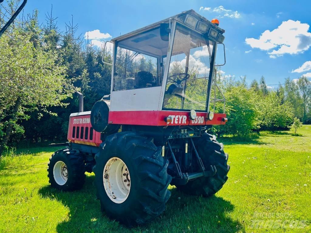 Steyr 8320 목초 수확기