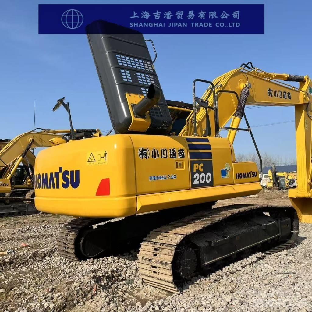 Komatsu PC 200-8 중형굴삭기 7톤-28톤