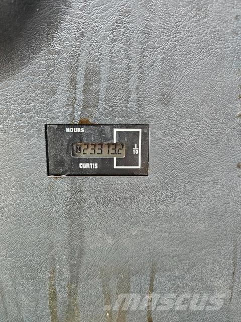 Hyundai Robex 300 LC 대형 굴삭기 29톤 이상