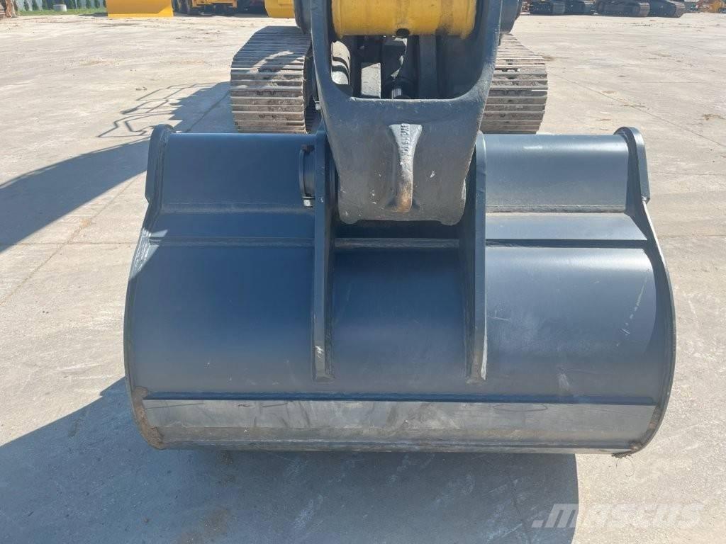 Komatsu PC 210 LC-11 대형 굴삭기 29톤 이상