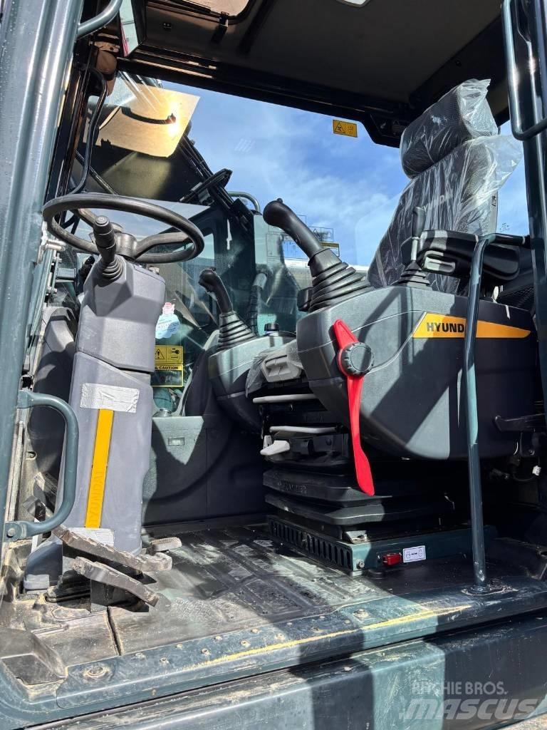 Hyundai HX 170ACR  휠 굴삭기