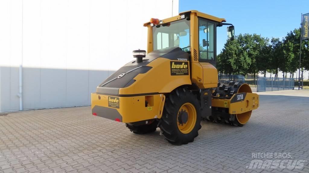 Volvo SD 75 B 싱글 드럼 롤러
